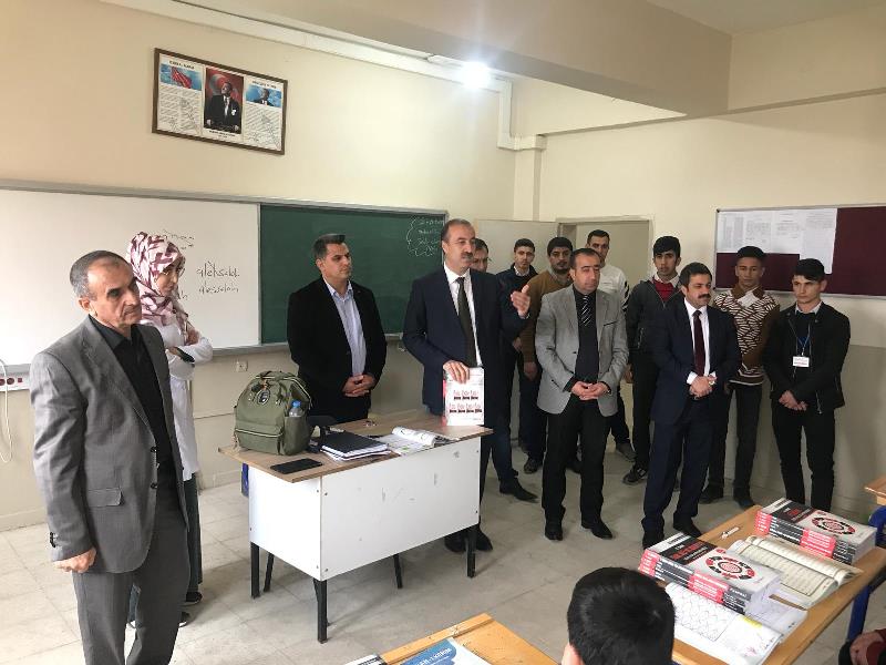 Mardin ÖNDERden Nusaybinli öğrencilere Kitap Yardımı