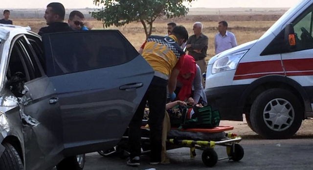 Nusaybinde kınaya giden otomobil kaza yaptı, 4 yaralı