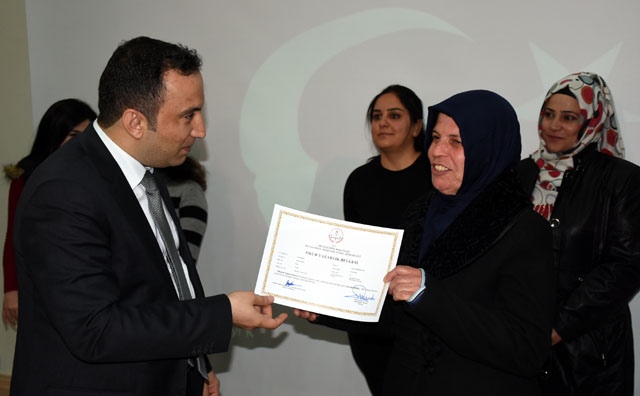 Nusaybin HEM'de 5 ayrı kursta sertifika heyecanı yaşandı