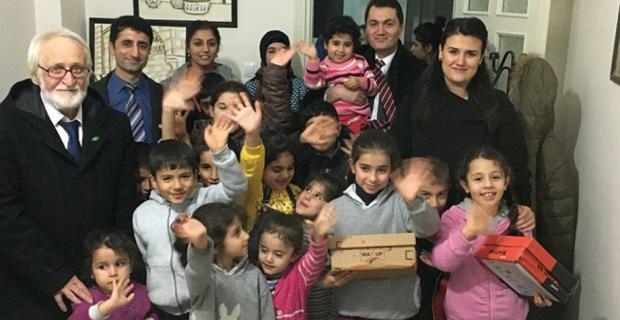 Suriyeli çocuklara giyim ve ayakkabı yardımı