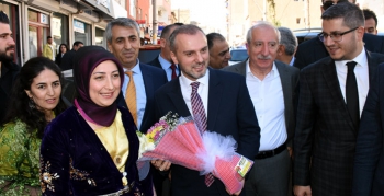 Teşkilatlardan sorumlu AK Parti Genel Başkan Yardımcısı Kandemir, Nusaybin'de