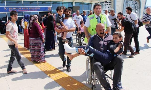 Traktör kazasında yaralanan çocuklar Mardin'e getirildi