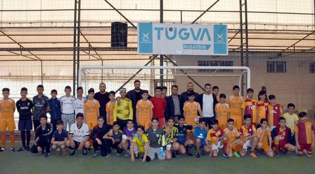 TÜGVA Nusaybin'de Futbol turnuvası düzenliyor