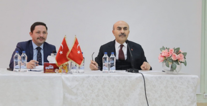 Vali Demirtaş, Nusaybin'de STK, muhtarlar ve vatandaşlarla toplantı yaptı