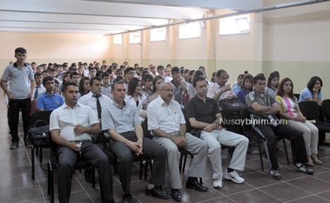 Şair Yılmaz Odabaşı, Nusaybin'de öğrencilerle buluştu