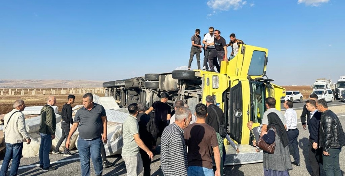 Nusaybin - Cizre Karayolunda tır kazası, 1 yaralı