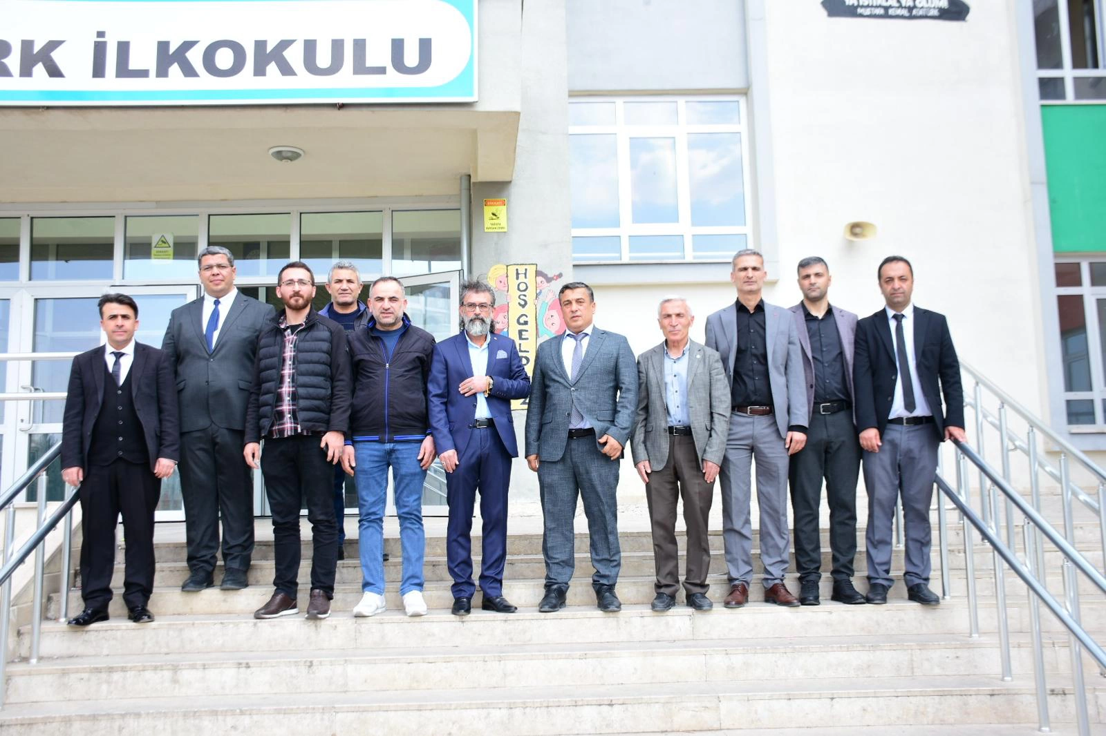 Nusaybin’de 2 Bin 400 Öğrenciye Bayramlık Desteği
