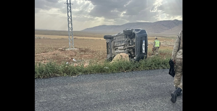 Nusaybin’de Hafif Ticari Araç Takla Attı: 4 Yaralı