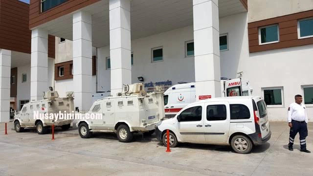 Nusaybin'de iki otomobil kafa kafaya çarpıştı: 1'i bebek, 1'i çocuk olmak üzere 8 yaralı