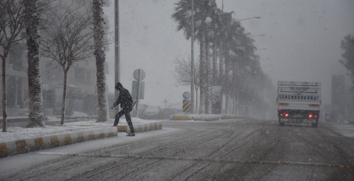 Nusaybin'de kar yağışı etkili oldu