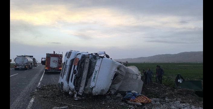 Nusaybin’de Neft Yüklü Tanker Devrildi: 1 Yaralı