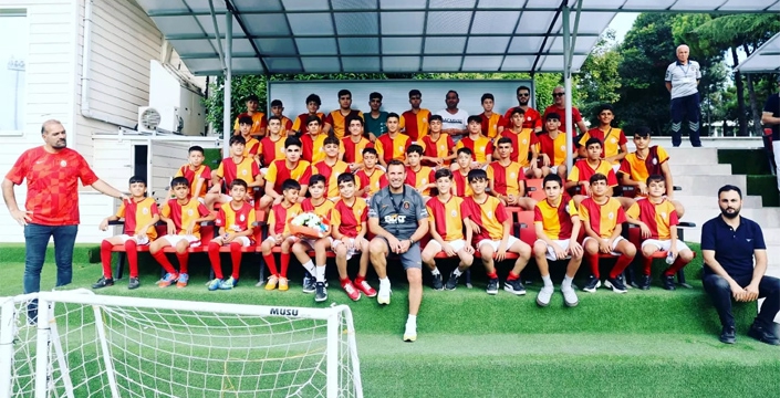 Nusaybinli öğrenciler Galatasaray takımıyla buluştu