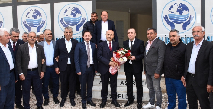 Vali Demirtaş, Nusaybin'de Alika Derneği, Fen Lisesi ve Depremzedeleri ziyaret etti
